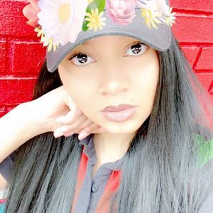 Meet your Posher, Mia